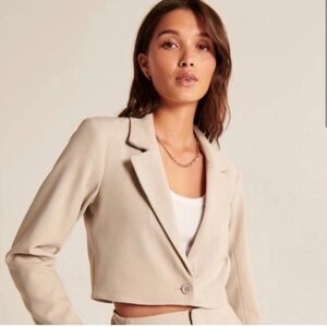 NEW Abercrombie and Fitch Blazer Women XL Beige Neutral Crop Long Sleeve Classic